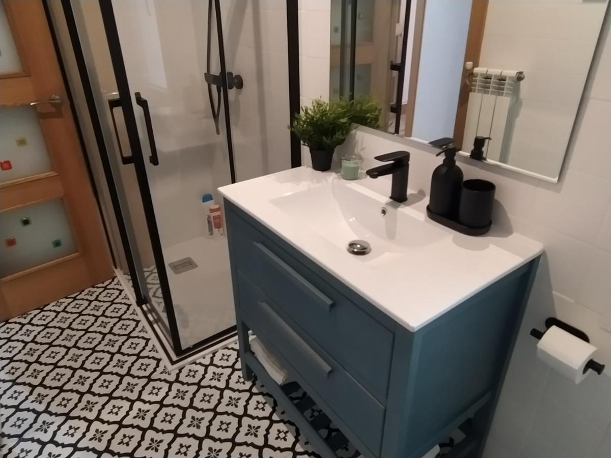 Apartamento De 120M2 Al Lado De Cabarceno Saron Luaran gambar