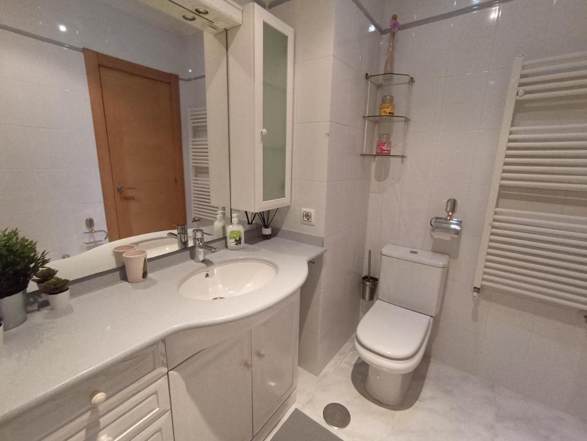 Apartamento De 120M2 Al Lado De Cabarceno Saron Luaran gambar