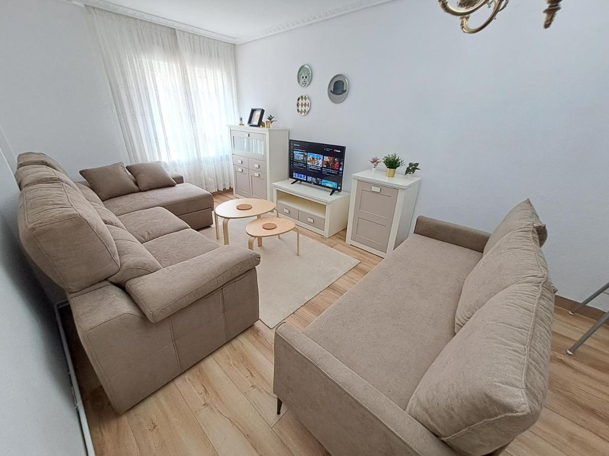 Apartamento De 120M2 Al Lado De Cabarceno Saron Luaran gambar