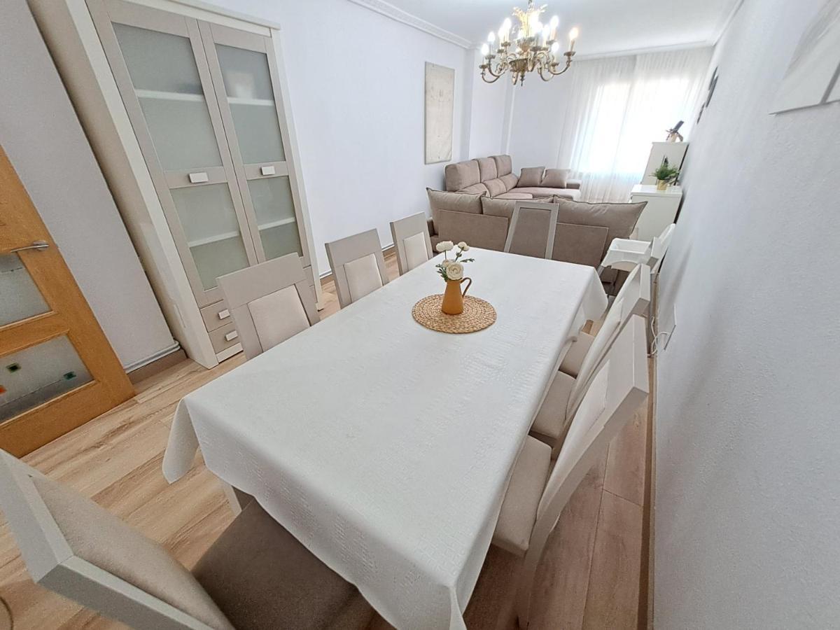 Apartamento De 120M2 Al Lado De Cabarceno Saron Luaran gambar